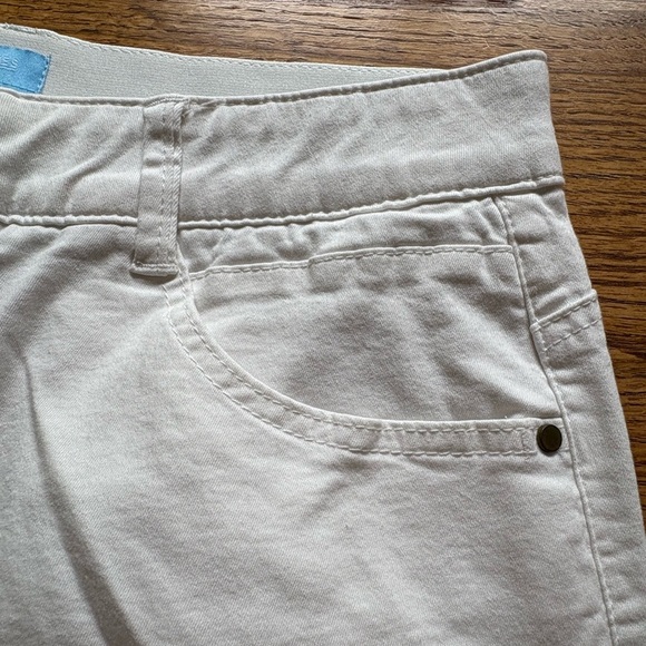 Draper James RSVP women’s white shorts-size 14- 6.25 inch inseam - Picture 6 of 11